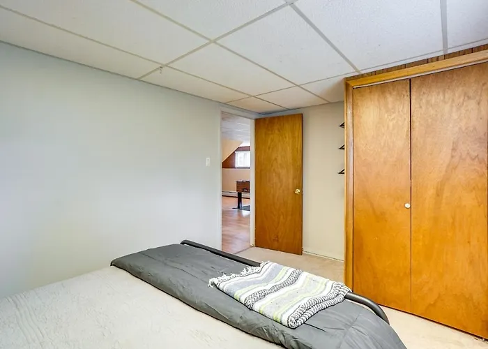 Holiday home Vacation Rental: 3 Mi To Downtown! *