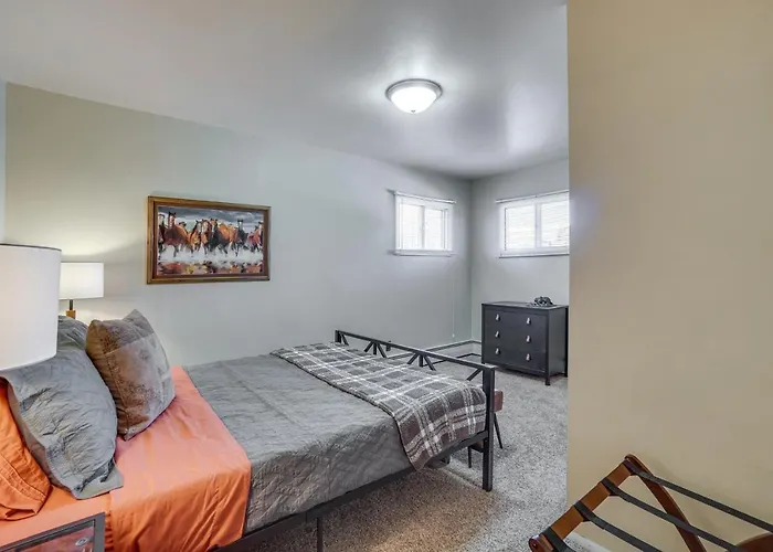 Holiday home Vacation Rental: 3 Mi To Downtown!